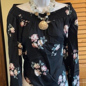 Bohemian style shirt with flowing sleeves